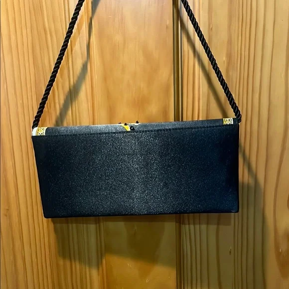 Elegant Black Butterfly Clutch - Picture 5 of 9